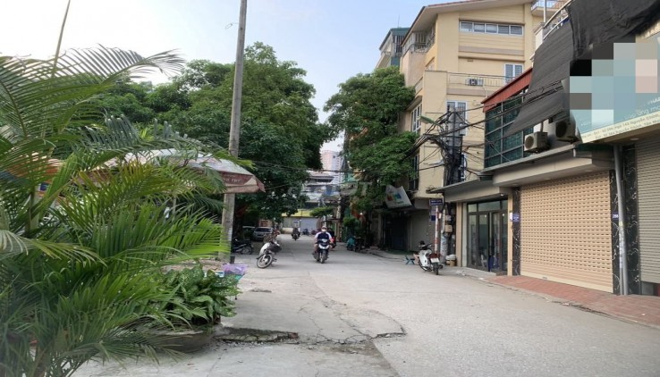 Cho thuê nhà ngõ ô tô phố Nguyễn Chính, Hoàng Mai , Hà Nội. DT 61m - 2 tầng - MT 5m. Giá 12 Triệu/tháng.
